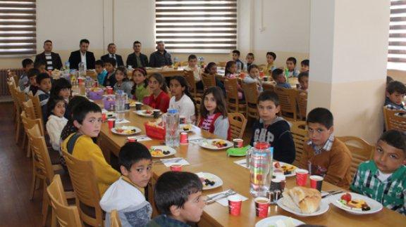 Aşağıgüçlü-Yukarıgüçlü İlkokulu Kahvaltı & Sinema Etkinliği Düzenlendi