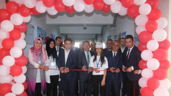 Altınova Ortaokulu Tübitak 4006 Bilim Fuarı Açılışı Yapıldı