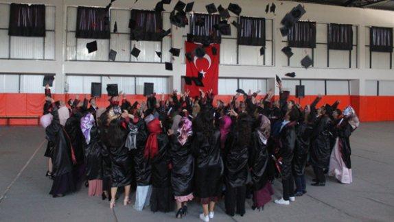 Artova Anadolu Lisesi Mezuniyet Töreni Yapıldı