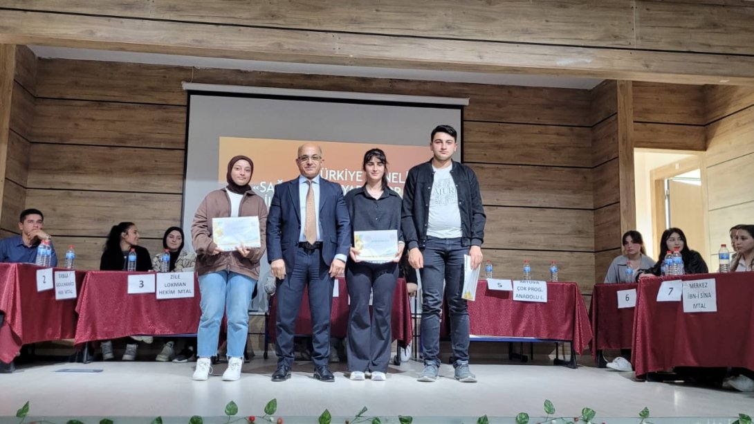 Artova Çok Programlı Anadolu Lisesi öğrencileri Türkiye geneli düzenlenen Sağlıkçılar yarışıyor isimli bilgi yarışmasının Tokat il seçmelerine katılım sağladı.