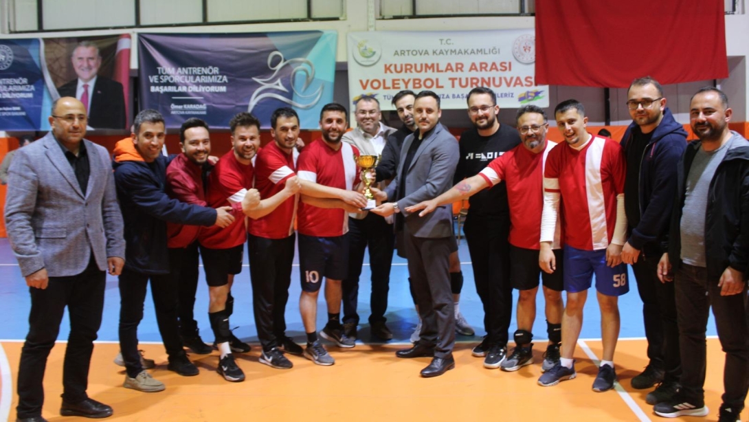 KAYMAKAMLIK KUPASI MİLLİ EĞİTİM VOLEYBOL TAKIMININ